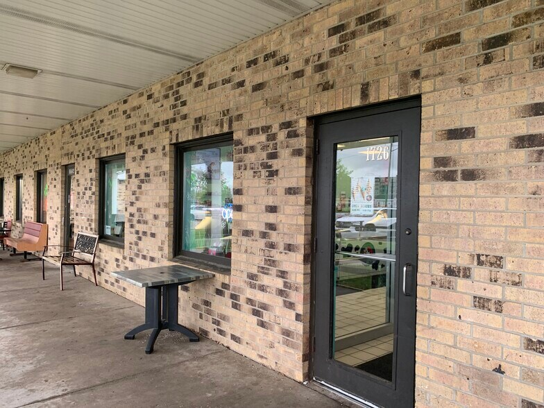 More Photos Of 1702-1740 Fordem Ave, Madison General Retail For Lease