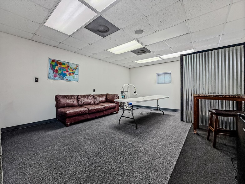 More Photos Of 3801 Saturn Rd, Corpus Christi Warehouse For Sale