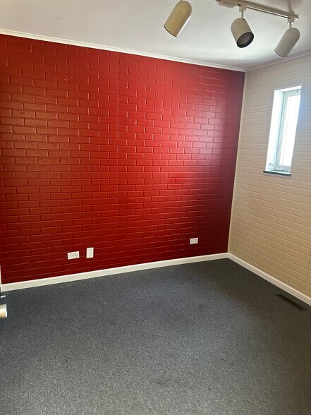 More Photos Of 1400 Sunset Ave, Waukegan Office For Sale