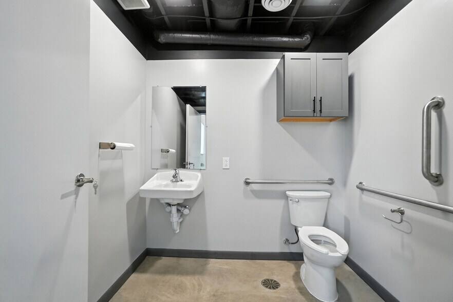 More Photos Of 126 Lotze St, Findlay Flex For Sale