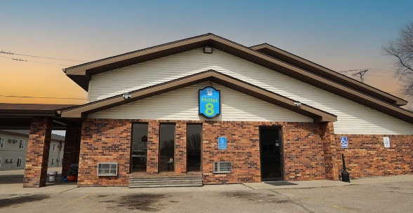 Primary Photo Of 2454 College Way, Fergus Falls Hotel For Sale