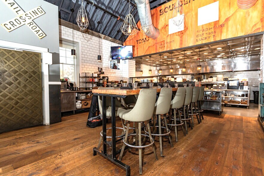 More Photos Of 2366 Junction Pl, Boulder Restaurant For Lease