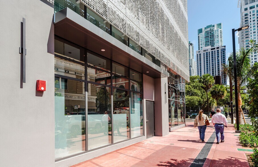 More Photos Of 222 NE 1st Ave, Miami Apartments For Lease