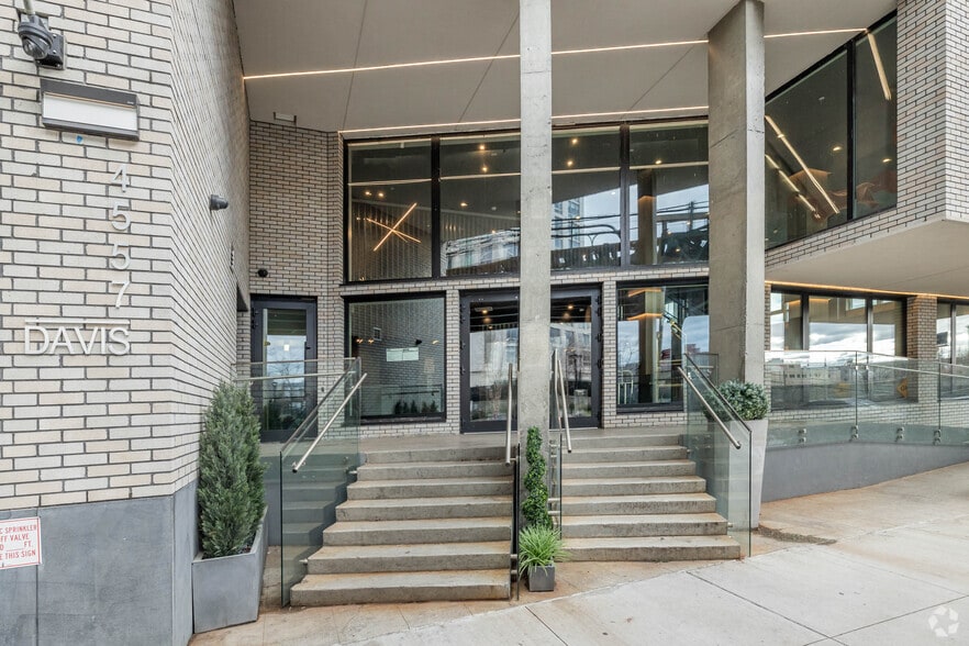 More Photos Of 45-67 Davis St, Long Island City Apartments For Lease