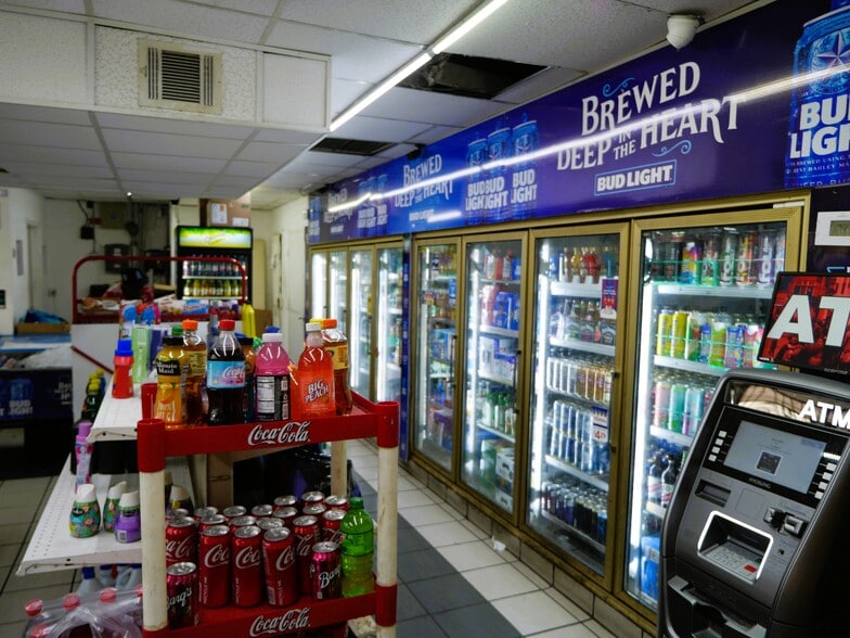 More Photos Of 8435 Tidwell Rd, Houston Service Station For Sale