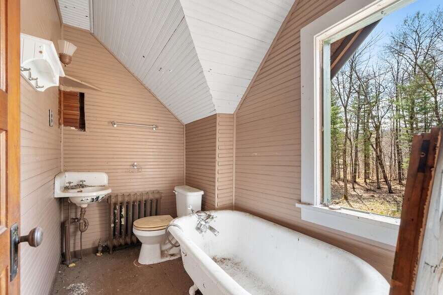 More Photos Of 1098 340th Ave, Frederic Specialty For Sale