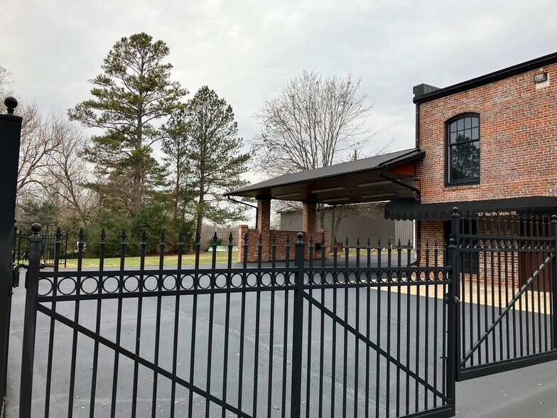 More Photos Of 157 N Main St, Bostic Office For Sale