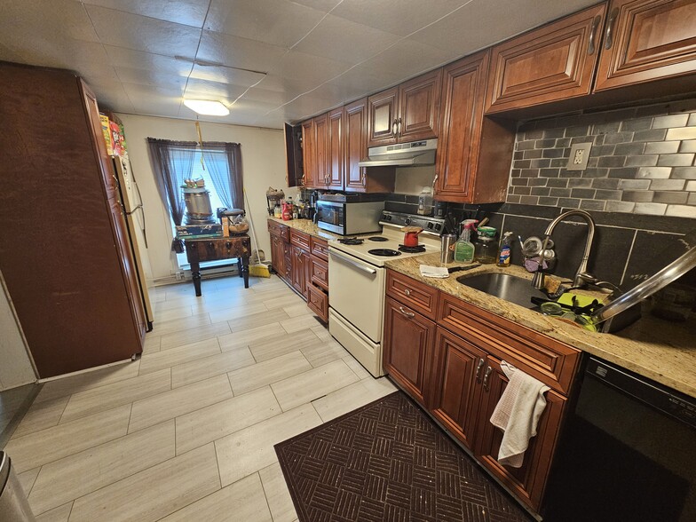 More Photos Of 216 E Main St, Batavia Storefront Retail Residential For Sale