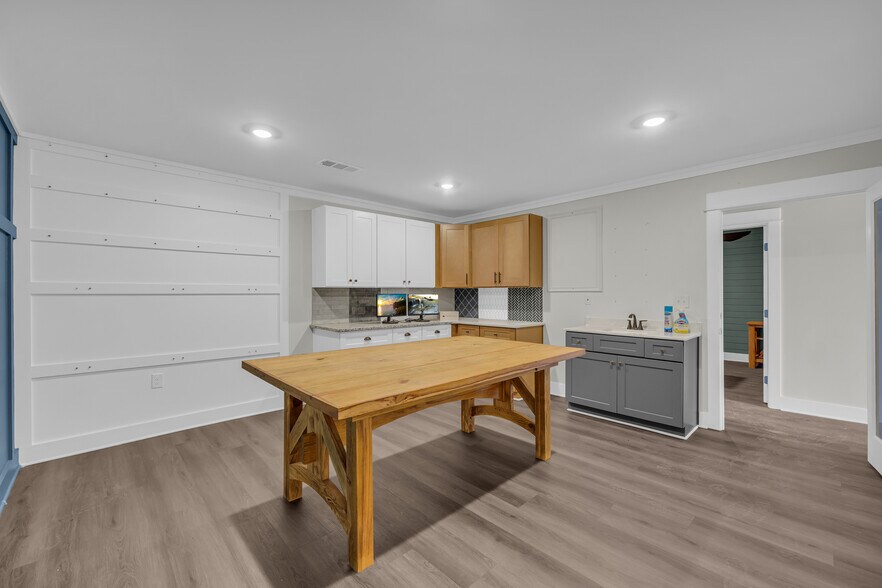 More Photos Of 399 S Elm St, Commerce Storefront For Sale