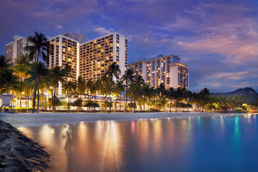 More Photos Of 2552 Kalakaua Ave, Honolulu Hotel For Lease