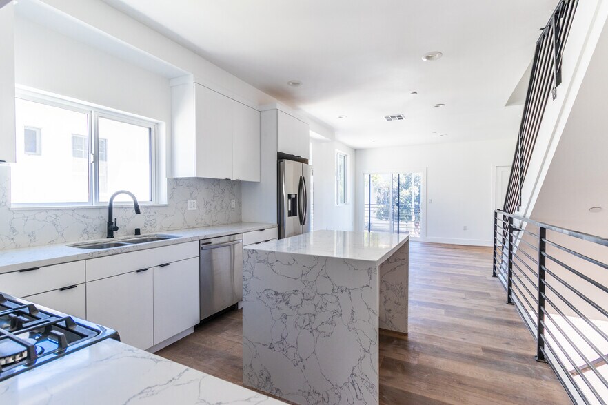More Photos Of 4505 18th, Los Angeles Apartments For Sale