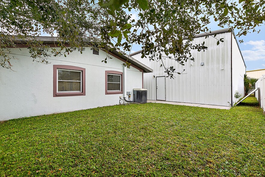 More Photos Of 6790 65th Way N, Pinellas Park Freestanding For Lease