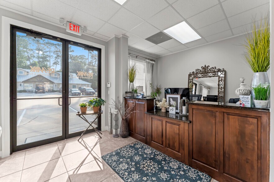 More Photos Of 26203 Oak Ridge Dr, Spring Office For Sale