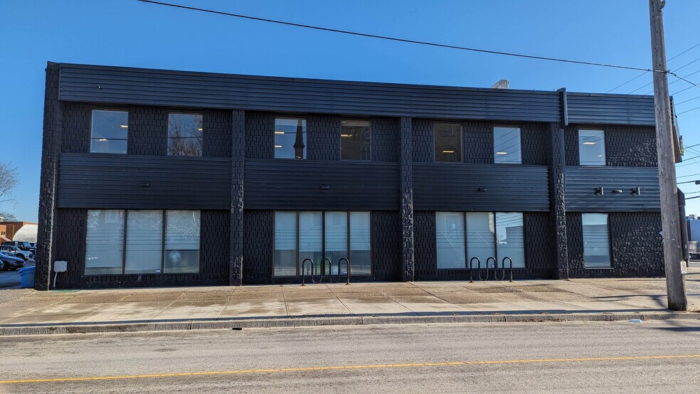 More Photos Of 700 York St, London Office For Lease