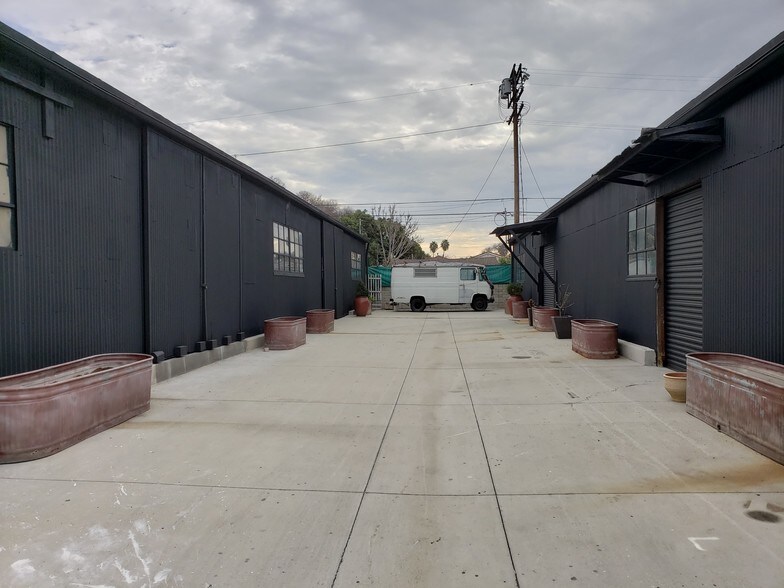 More Photos Of 2425 Glover Pl, Los Angeles Unknown For Lease