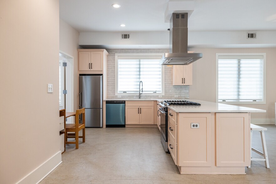 More Photos Of 1651 Pryor Rd SW, Atlanta Loft Creative Space For Sale