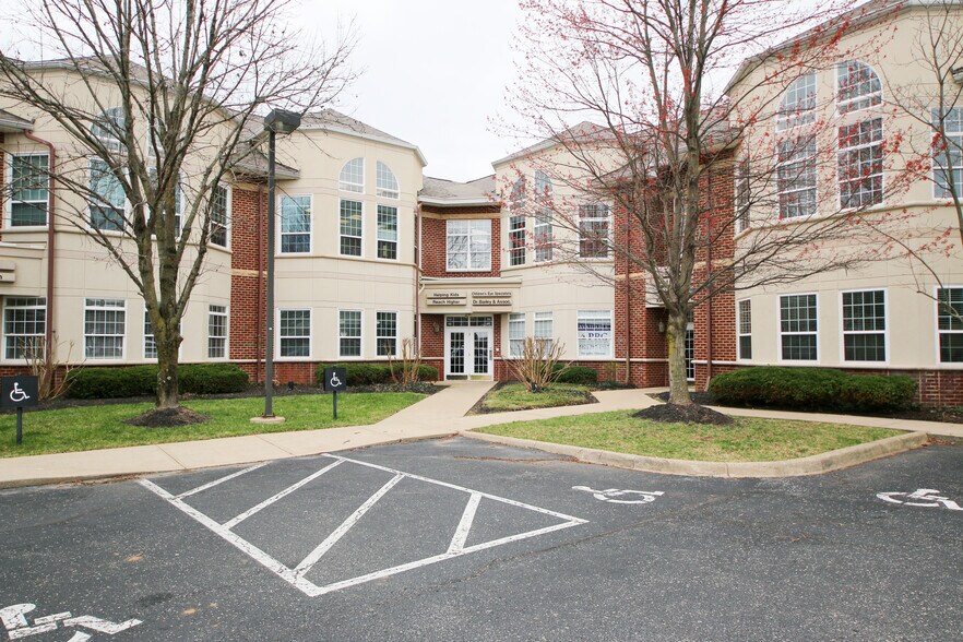 More Photos Of 9700 Park Plaza Ave, Louisville Medical For Lease