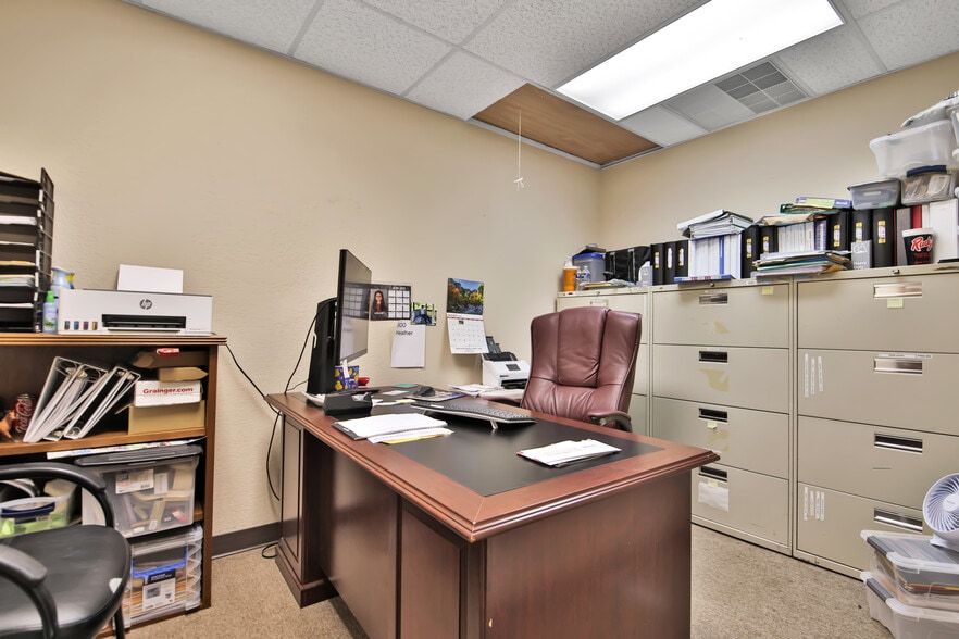 More Photos Of 1014 Broadway St, Lubbock Office For Sale