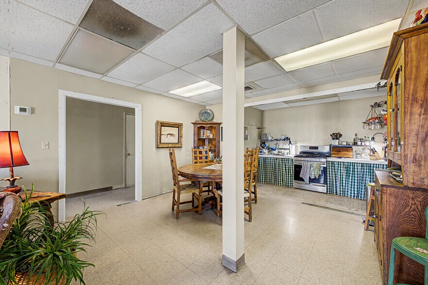 More Photos Of 407 E Main St, San Manuel Warehouse For Sale