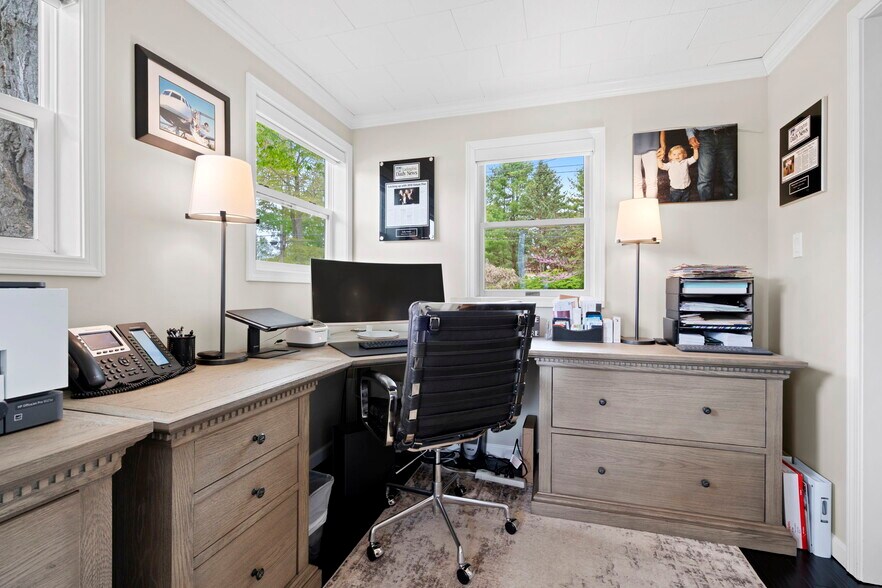 More Photos Of 612 N Lakeshore Dr, Ludington Hotel For Sale