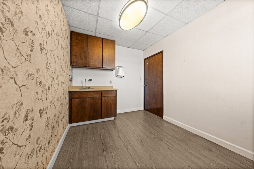More Photos Of 2089 Vale Rd, San Pablo Office For Sale