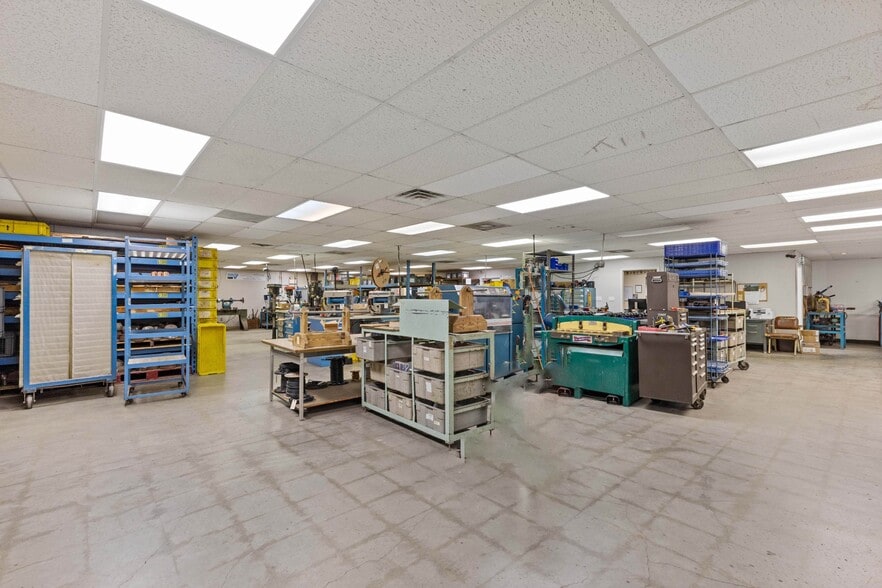 More Photos Of 1094 N Main St, Ashland City Light Manufacturing For Sale