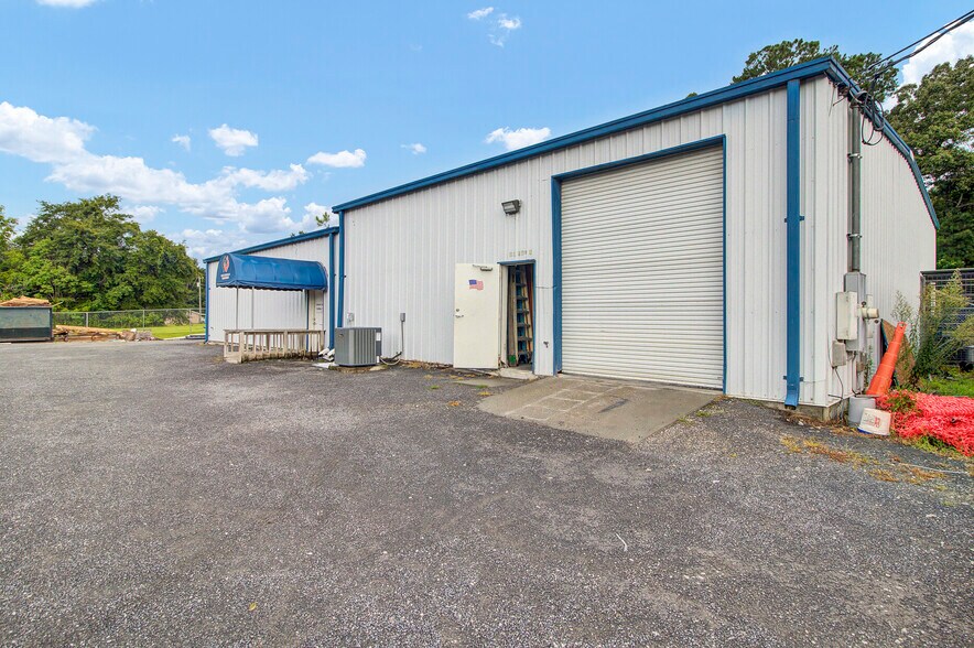 More Photos Of 3806-3816 Ladson Rd, Ladson Flex For Lease