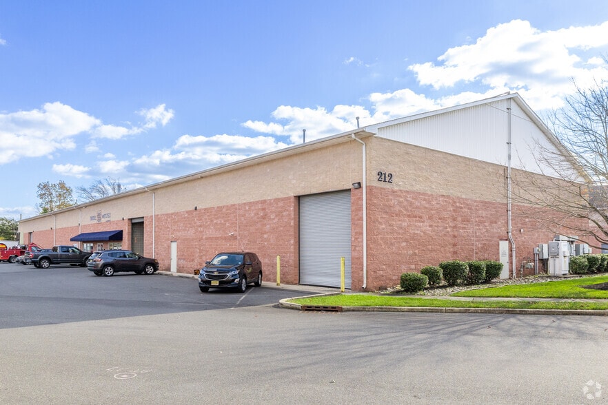 More Photos Of 210-212 Cambria Ave, Pleasantville Unknown For Lease