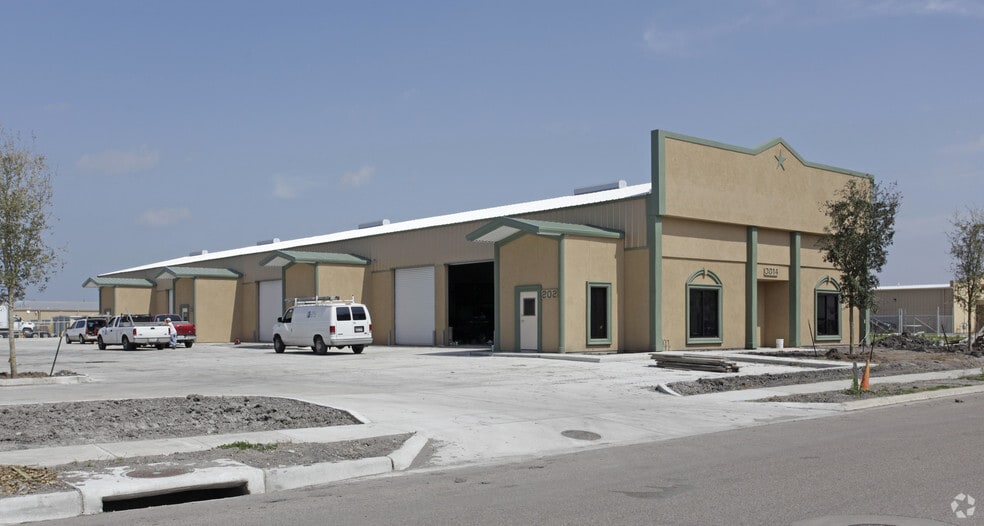 More Photos Of 3814 Acushnet Dr, Corpus Christi Light Manufacturing For Lease