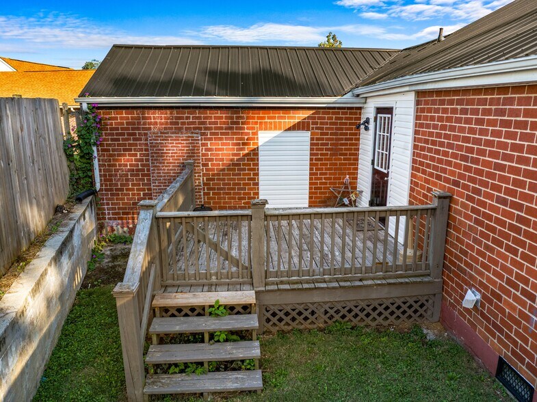 More Photos Of 316 Beech St, Morristown Office For Sale