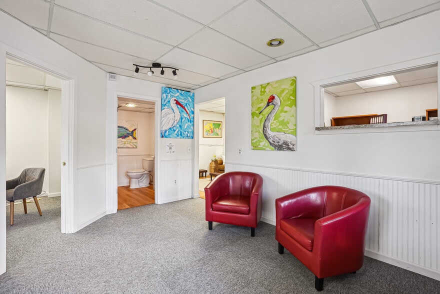 More Photos Of 165 Alabama Ave SE, Bandon Office Residential For Sale