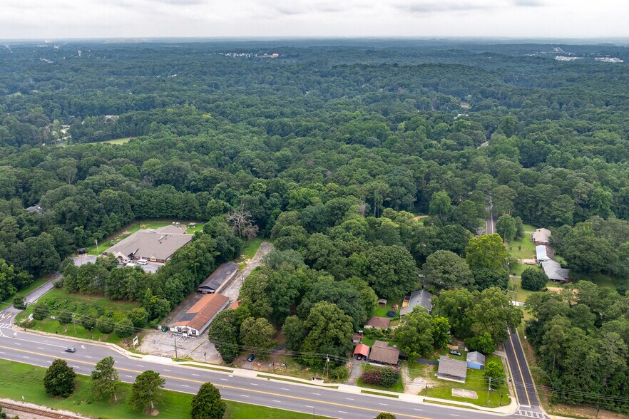 More Photos Of 6127 Roosevelt Hwy, Union City Office Residential For Sale