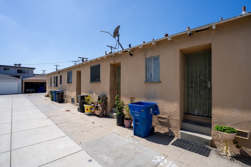 More Photos Of 8612 Beverlywood St, Los Angeles Apartments For Sale