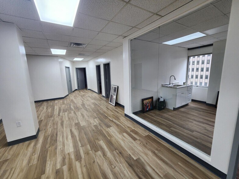 More Photos Of 351-355 5th Ave, Pittsburgh Office For Lease