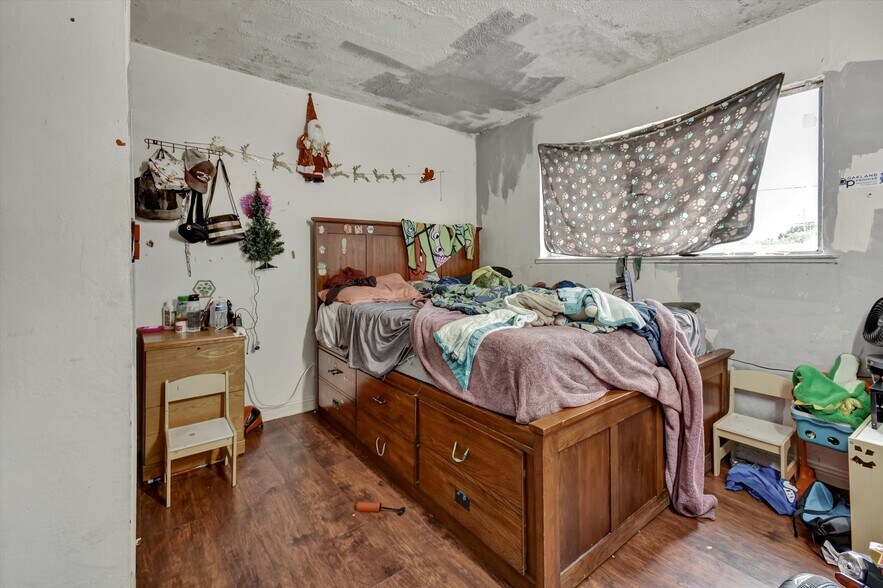 More Photos Of 1035 76th Ave, Oakland Apartments For Sale