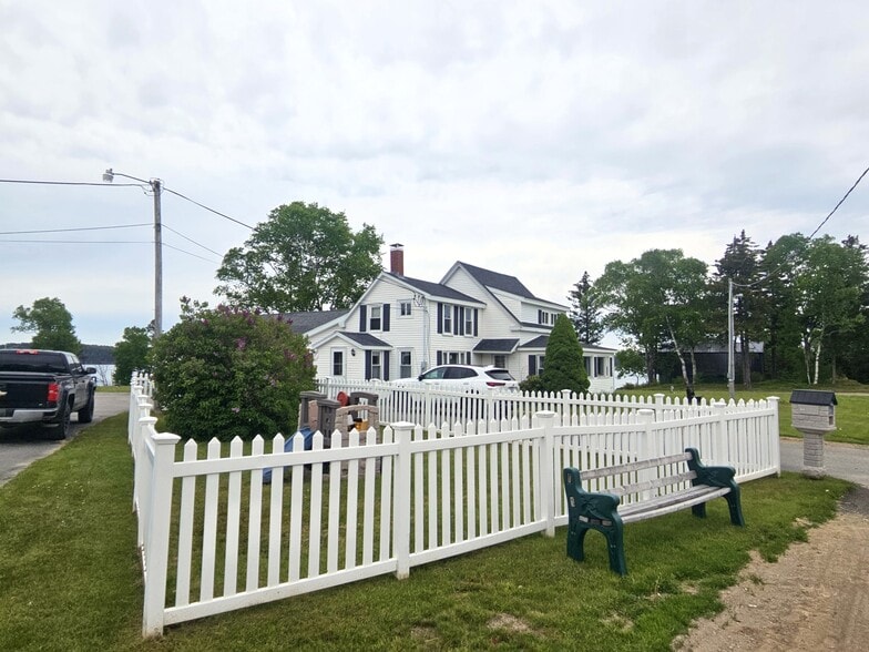 More Photos Of 24 Harris Point Rd, Eastport Hotel For Sale