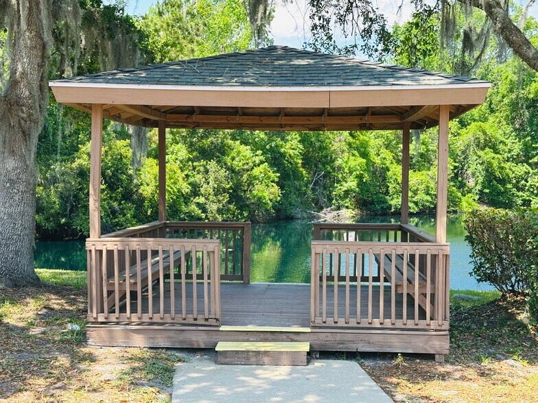 More Photos Of 6817 Southpoint Pky, Jacksonville Office For Sale