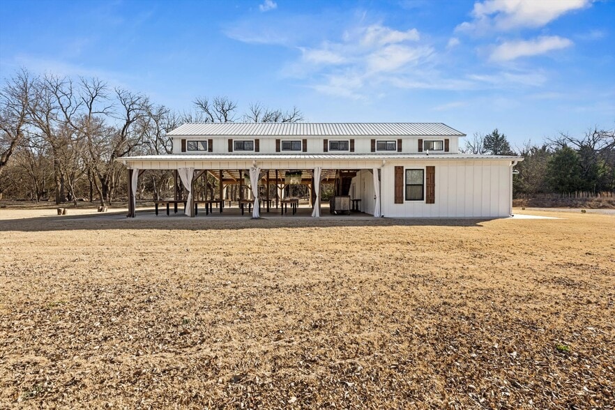 More Photos Of 18186 State Highway 74B, Washington Specialty For Sale