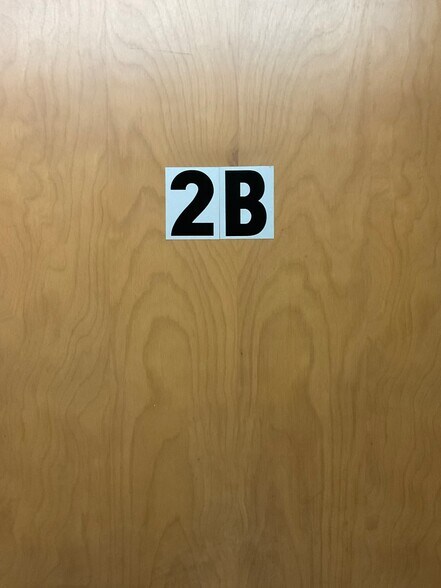 More Photos Of 18511 Torrence, Lansing Medical For Sale