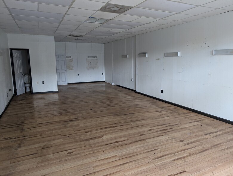 More Photos Of 593 Kamehameha Hwy, Pearl City Storefront Retail Office For Lease