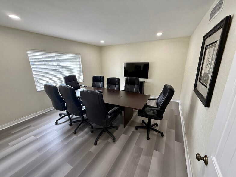 More Photos Of 1275 Cleveland St, Clearwater Medical For Lease