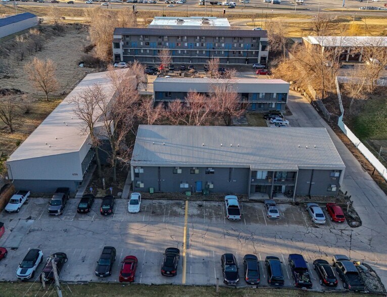 Primary Photo Of 2939-3009 12th Ave SW, Cedar Rapids Apartments For Sale