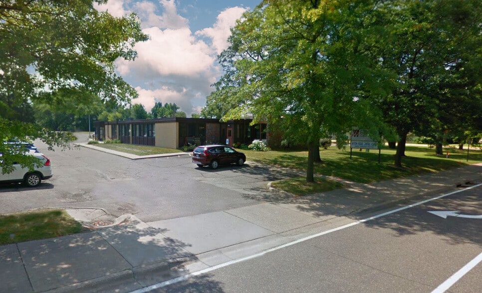 More Photos Of 2716 Upper Afton Rd, Maplewood Medical For Sale