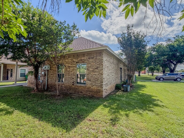 More Photos Of 1101 Cates St, Bridgeport Multifamily For Sale
