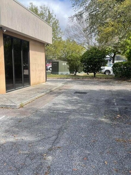 More Photos Of 136 St James Ave, Goose Creek Freestanding For Sale