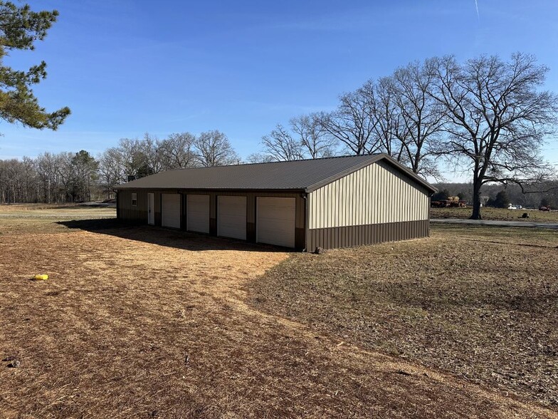 Primary Photo Of 225 Seymore Rd, Paris Flex For Lease