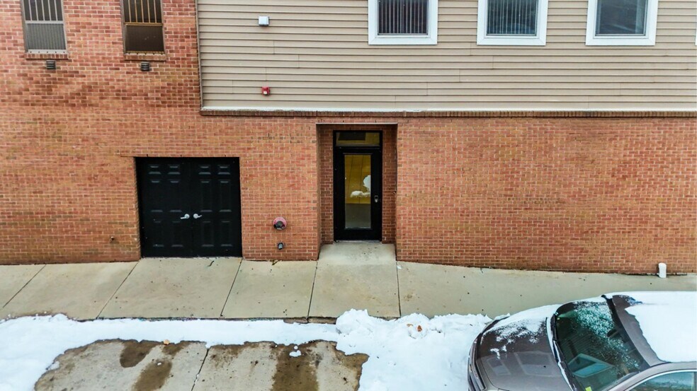 More Photos Of 23081-23091 E Main St, Armada Storefront Retail Office For Lease