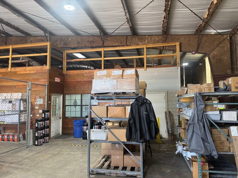 More Photos Of 607 Dumont St, South Houston Manufacturing For Sale