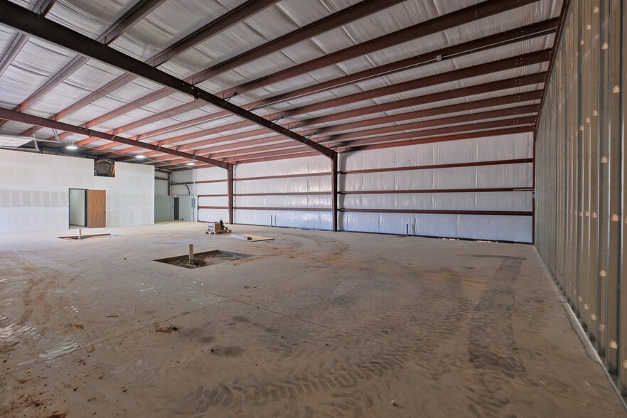 More Photos Of 30130 Dobbin Huffsmith Rd, Magnolia Distribution For Sale