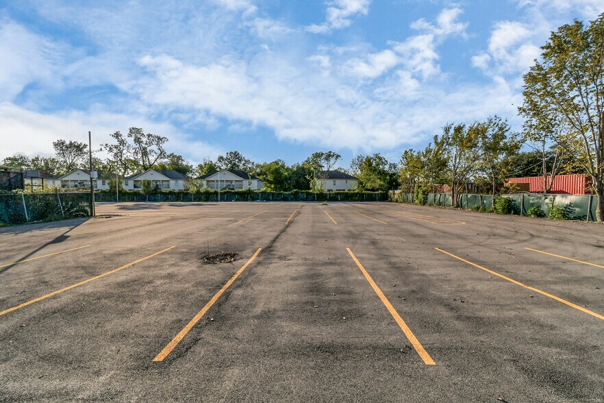 More Photos Of 421 Little York Rd, Houston Truck Stop For Lease